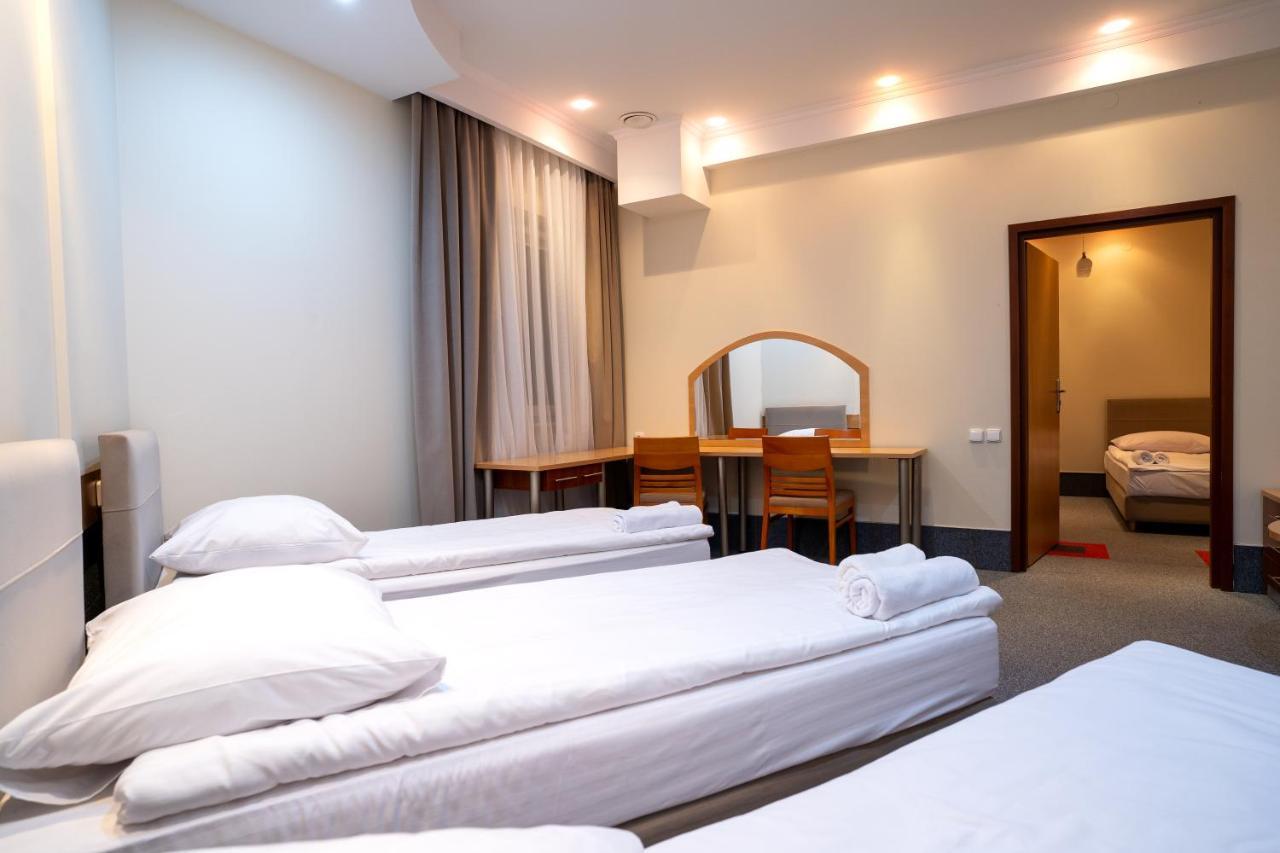 Hotel Lord Gorlice Exteriör bild